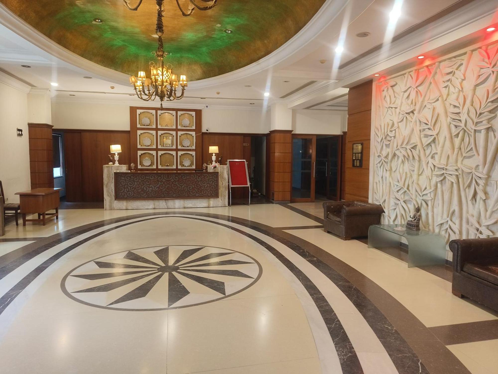 The Sky Imperial, Udaipur Hotel Екстериор снимка