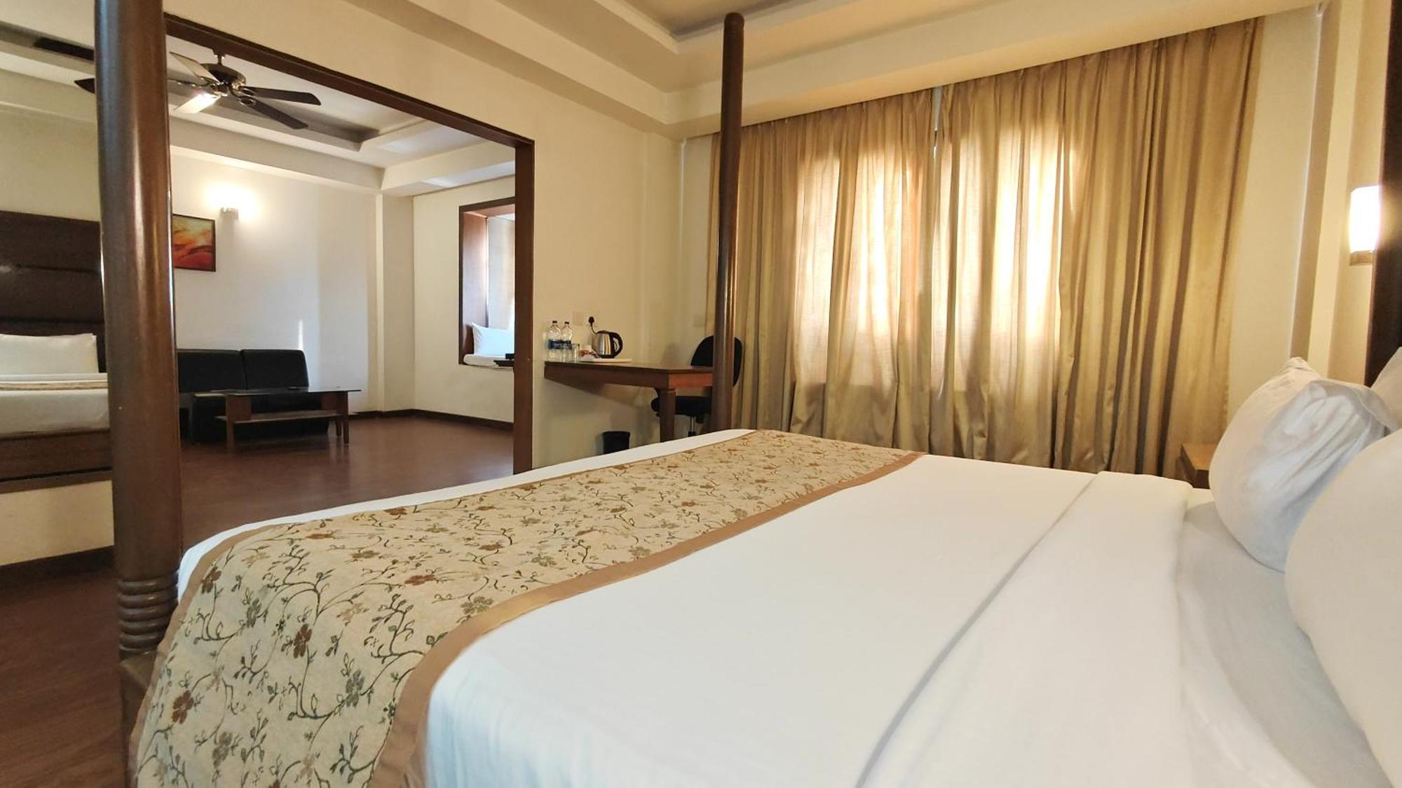 The Sky Imperial, Udaipur Hotel Екстериор снимка