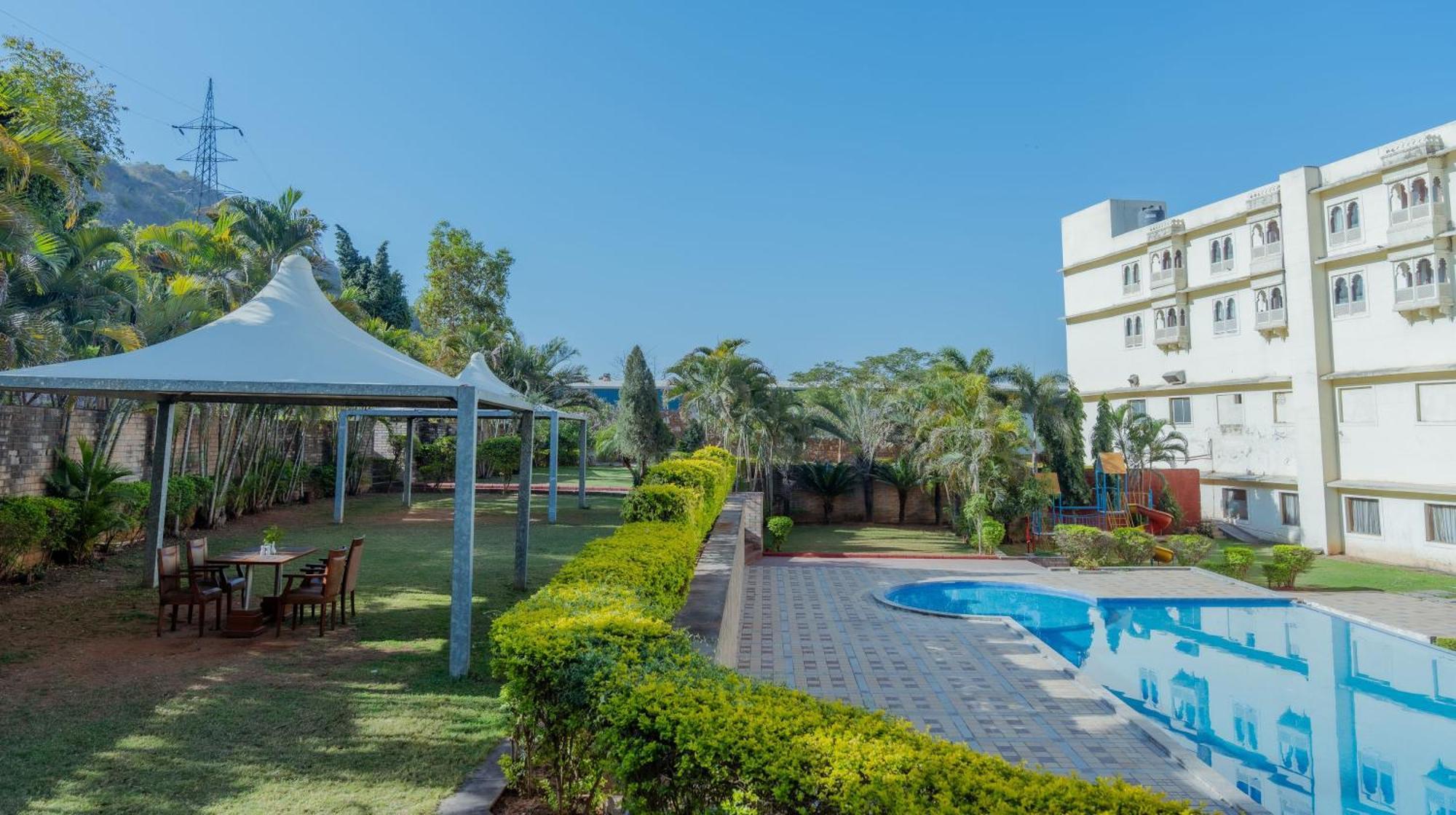 The Sky Imperial, Udaipur Hotel Екстериор снимка
