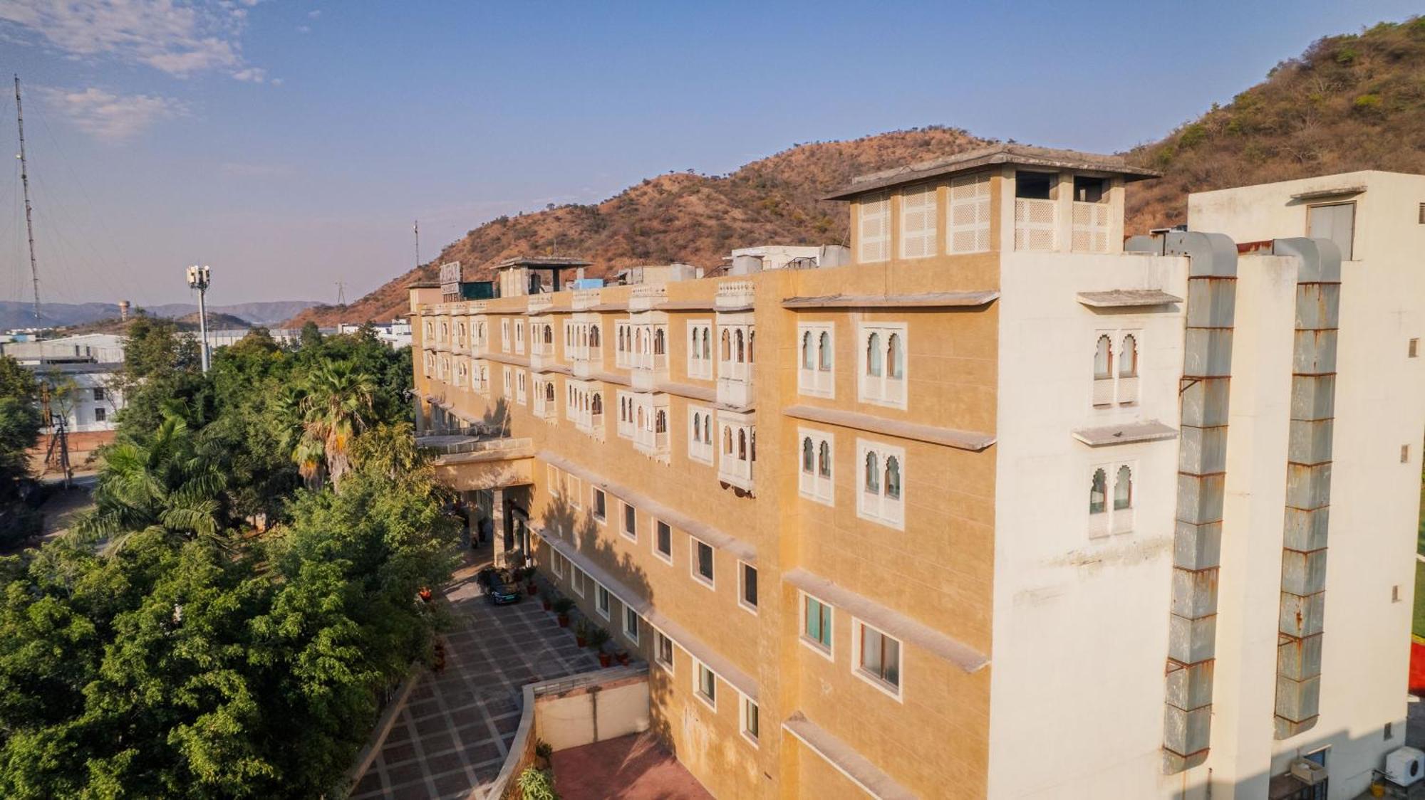 The Sky Imperial, Udaipur Hotel Екстериор снимка