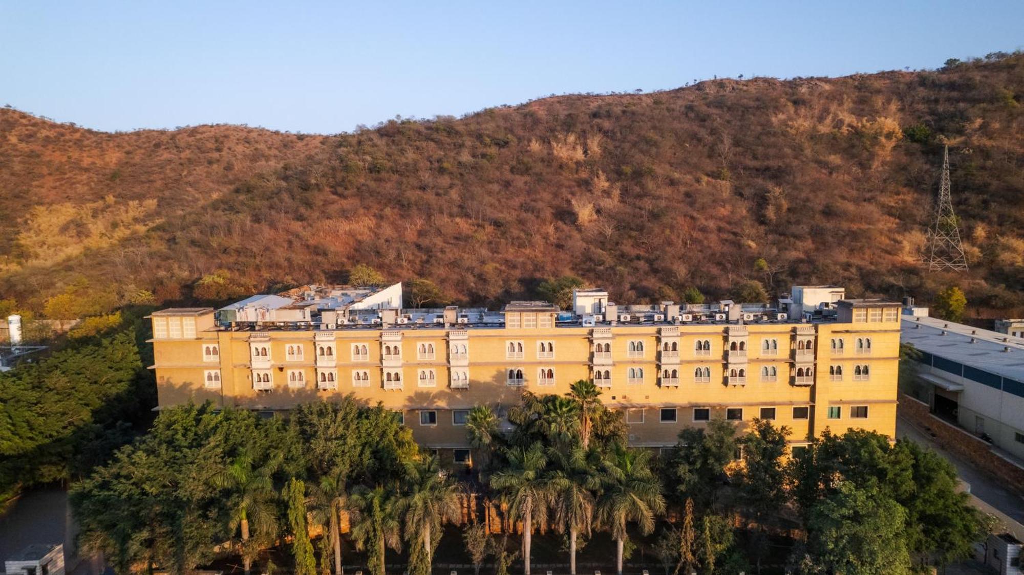 The Sky Imperial, Udaipur Hotel Екстериор снимка